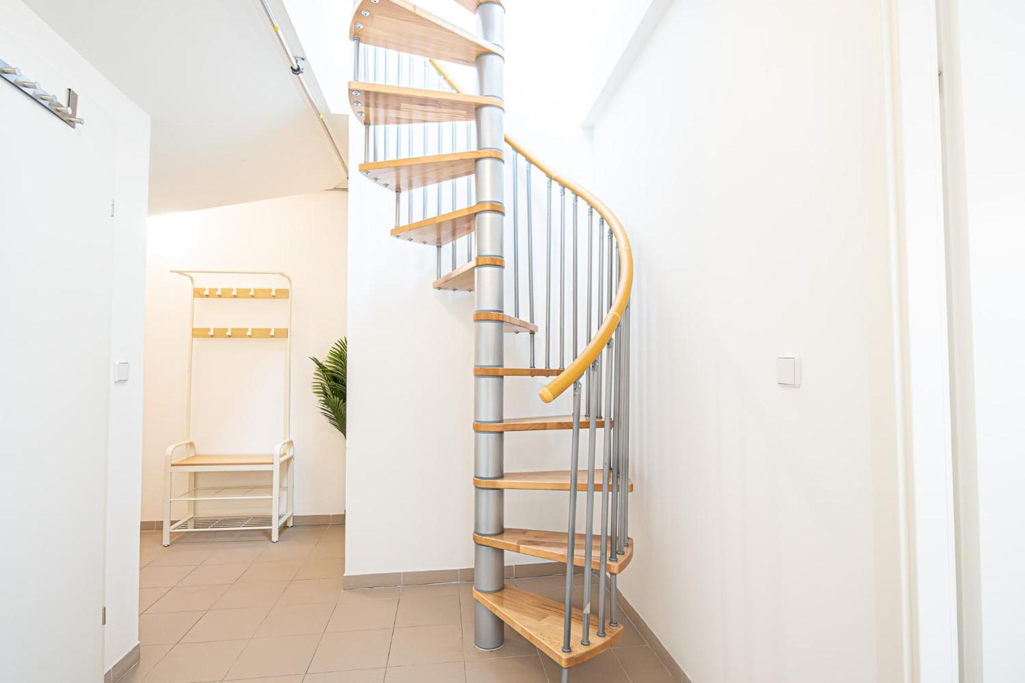 Apartment Airy Attic Apt.: Stylish At Penzing Area Wien